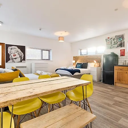 En-Suite, Parking, Fully Equipped Kitchen! Swansea Exterior photo