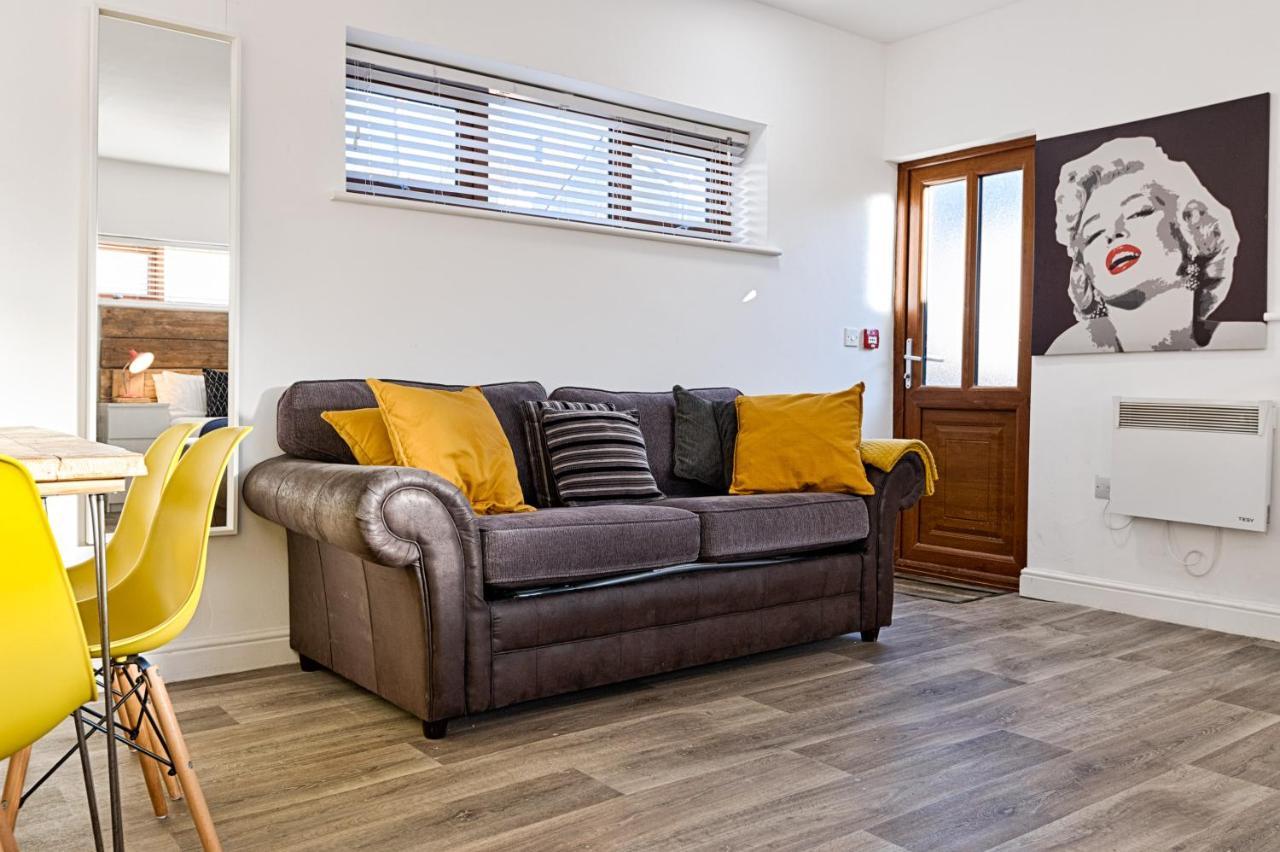 Apartment En-Suite, Parking, Fully Equipped Kitchen! Swansea